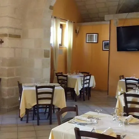 La Al Castello Couette-café Pulsano
