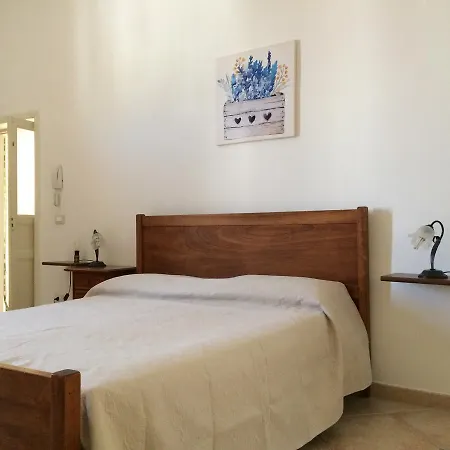 La Al Castello Couette-café Pulsano