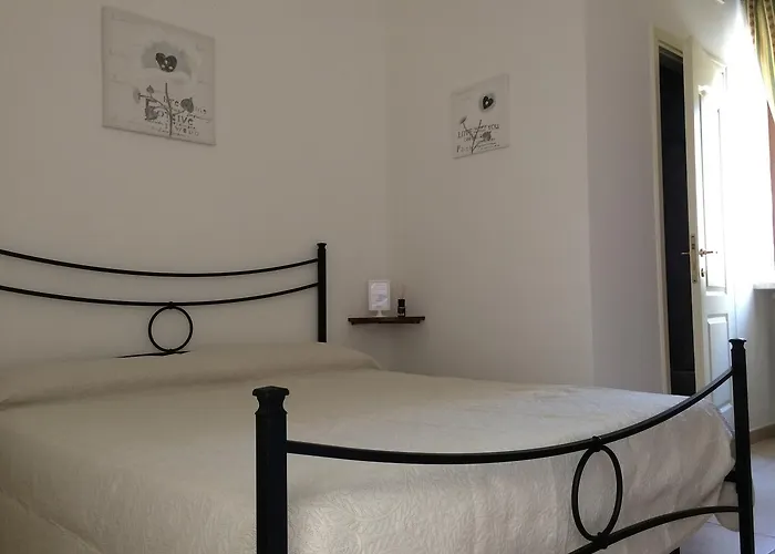 Oda ve Kahvaltı La Al Castello 3*