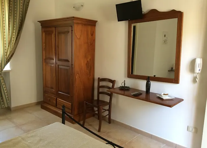 La Al Castello Oda ve Kahvaltı 3*